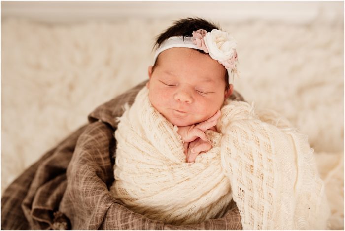 Northern Utah Newborn Photographer Daisy009 700x469 - Northern Utah Newborn Photographer | Daisy009