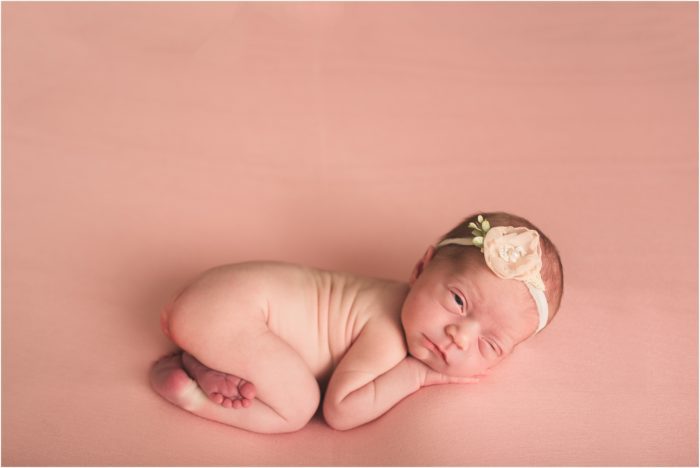 UtahNewbornTrinity 10 700x468 - UtahNewbornTrinity (10)