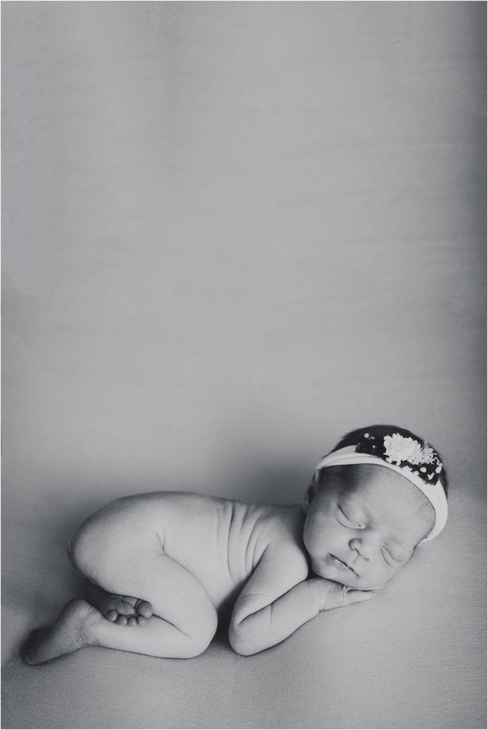 UtahNewbornTrinity 13 700x1048 - UtahNewbornTrinity (13)