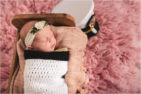 UtahNewbornTrinity 5 700x468(pp w480 h320) - UtahNewbornTrinity (5)