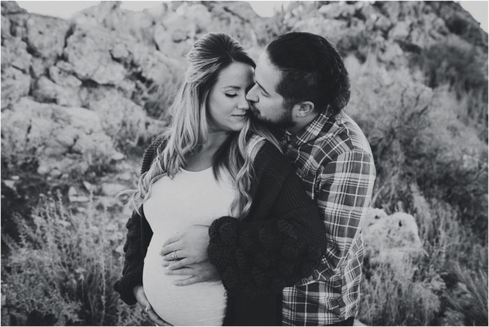 AntelopeIslandMaternitySession 10 700x468 - AntelopeIslandMaternitySession (10)
