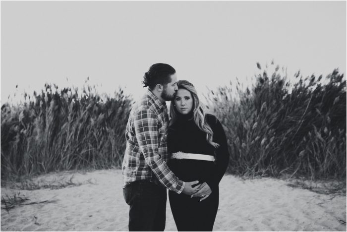 AntelopeIslandMaternitySession 22 700x468 - AntelopeIslandMaternitySession (22)