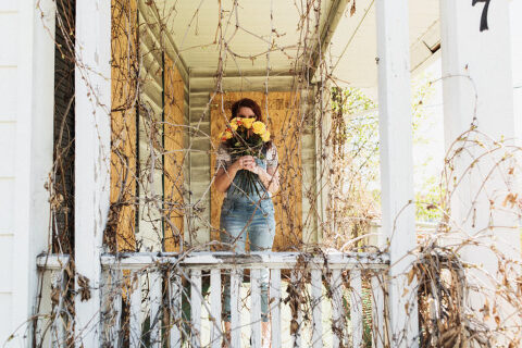 AbandonedHouseSelfies 004 700x467(pp w480 h320) - AbandonedHouseSelfies_004