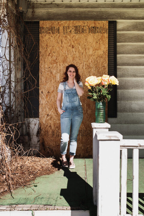 AbandonedHouseSelfies 030 700x1049(pp w480 h719) - AbandonedHouseSelfies_030