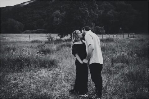 Mantua Poppy Field Maternity Photography Brinley Connor31 700x468(pp w480 h320) - Mantua Poppy Field :: Maternity Photography :: Brinley + Connor31