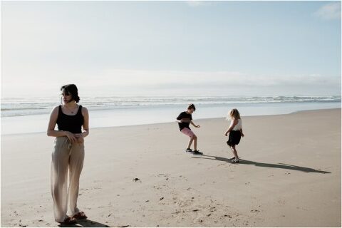 HUG POINT OREGON FAMILY BEACH PHOTOGRAPHY ANDERSON FAMILY13 700x468(pp w480 h320) - HUG POINT OREGON :: FAMILY BEACH PHOTOGRAPHY :: ANDERSON FAMILY13