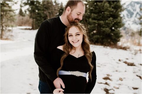 SNOWBASIN MATERNITY PHOTOGRAPHY TYMBER JOSH12 700x468(pp w480 h320) - Radiant Smiles | Winter Maternity Session