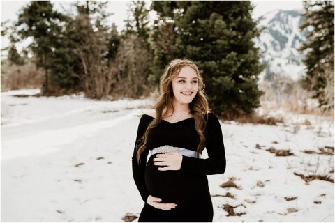 SNOWBASIN MATERNITY PHOTOGRAPHY TYMBER JOSH14 700x468(pp w480 h320) - Winter Glow | Solo Maternity Portrait