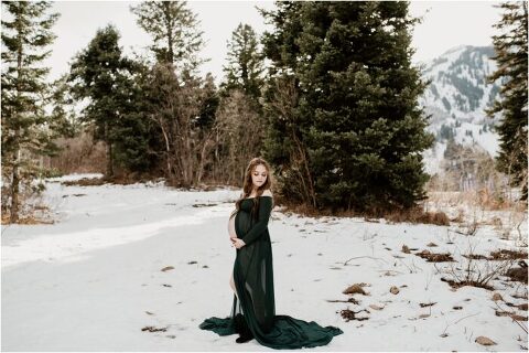 SNOWBASIN MATERNITY PHOTOGRAPHY TYMBER JOSH18 700x468(pp w480 h320) - Snowy Maternity Glow at Snowbasin
