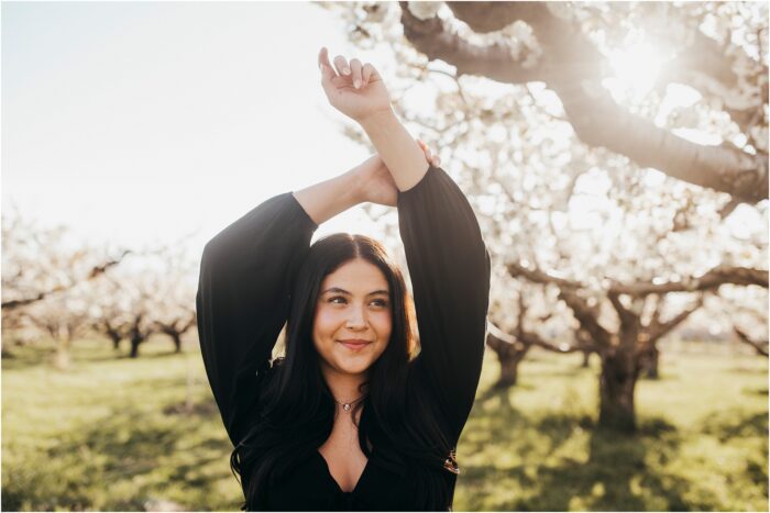 Senior Bella Manning Orchard Kaysville UT9 700x467 - Senior Bella :: Manning Orchard Kaysville UT9